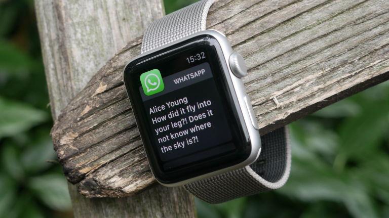 WhatsApp на дисплее Apple Watch